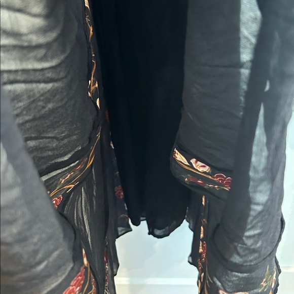 FARM RIO Black Berry Garden Long Sleeve Pleated Maxi Dress - Picture 11 of 16